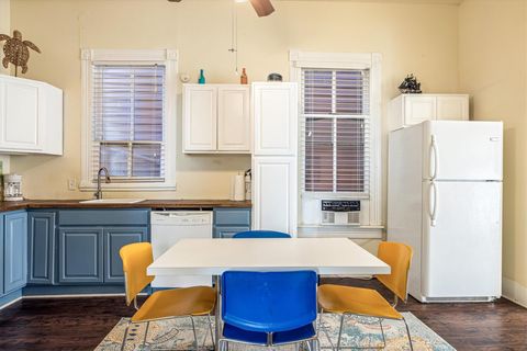 Tiny photo for 1904 Avenue N, Galveston, TX 77550 (MLS # 60045253)