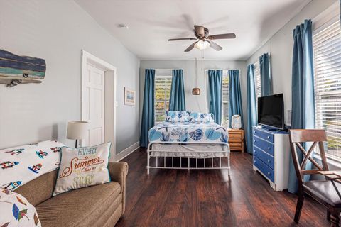 Tiny photo for 1904 Avenue N, Galveston, TX 77550 (MLS # 60045253)
