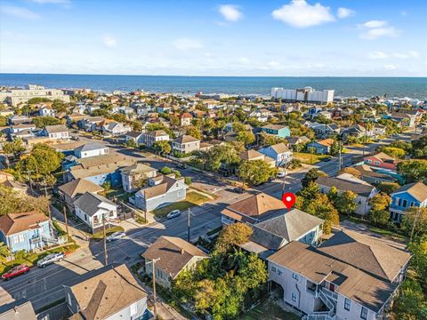 Tiny photo for 1904 Avenue N, Galveston, TX 77550 (MLS # 60045253)