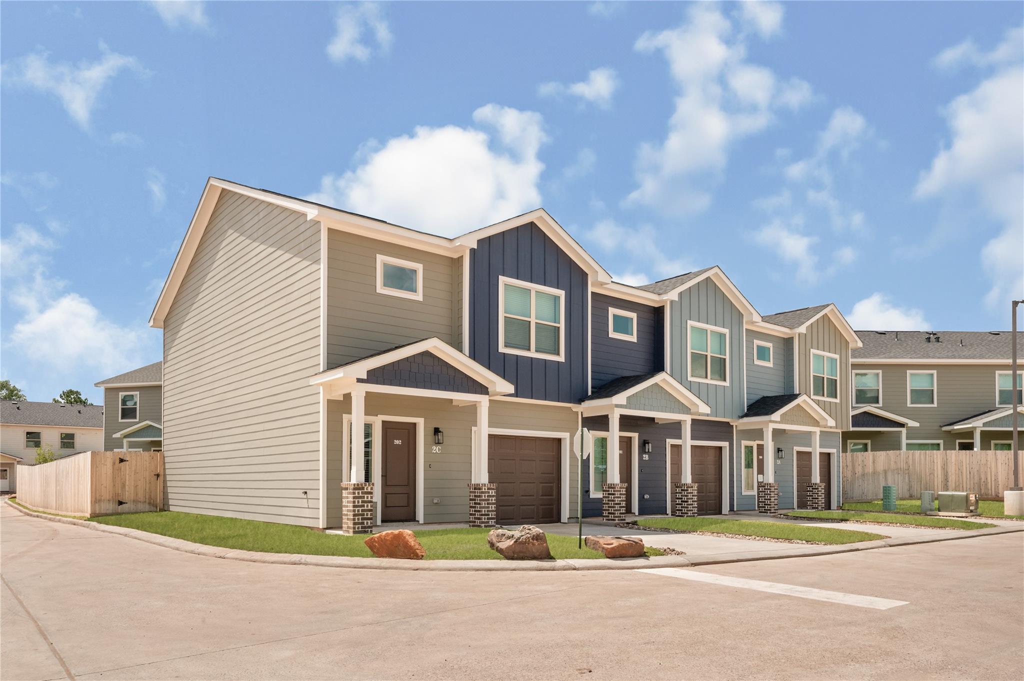 14010 Longstreet Road 2