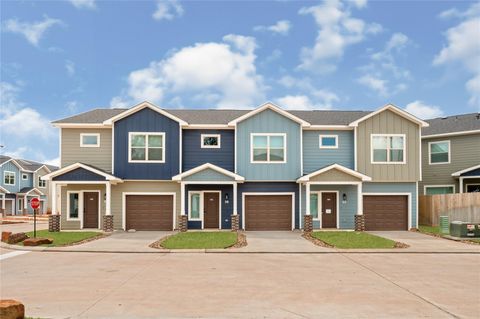 Multifamily For Sale - 14010 Longstreet Road #2<br/> Willis, TX 77318