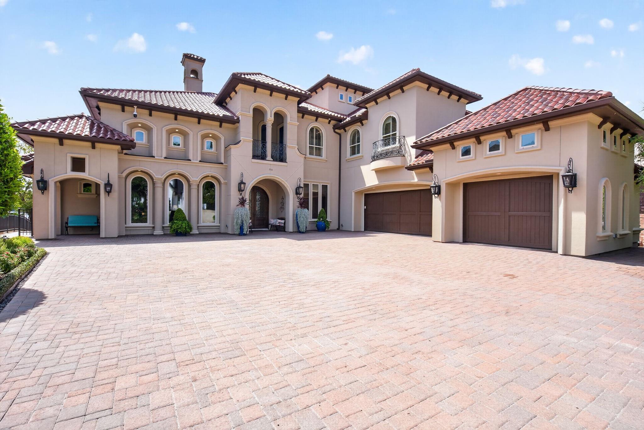 116 W Shore Lane