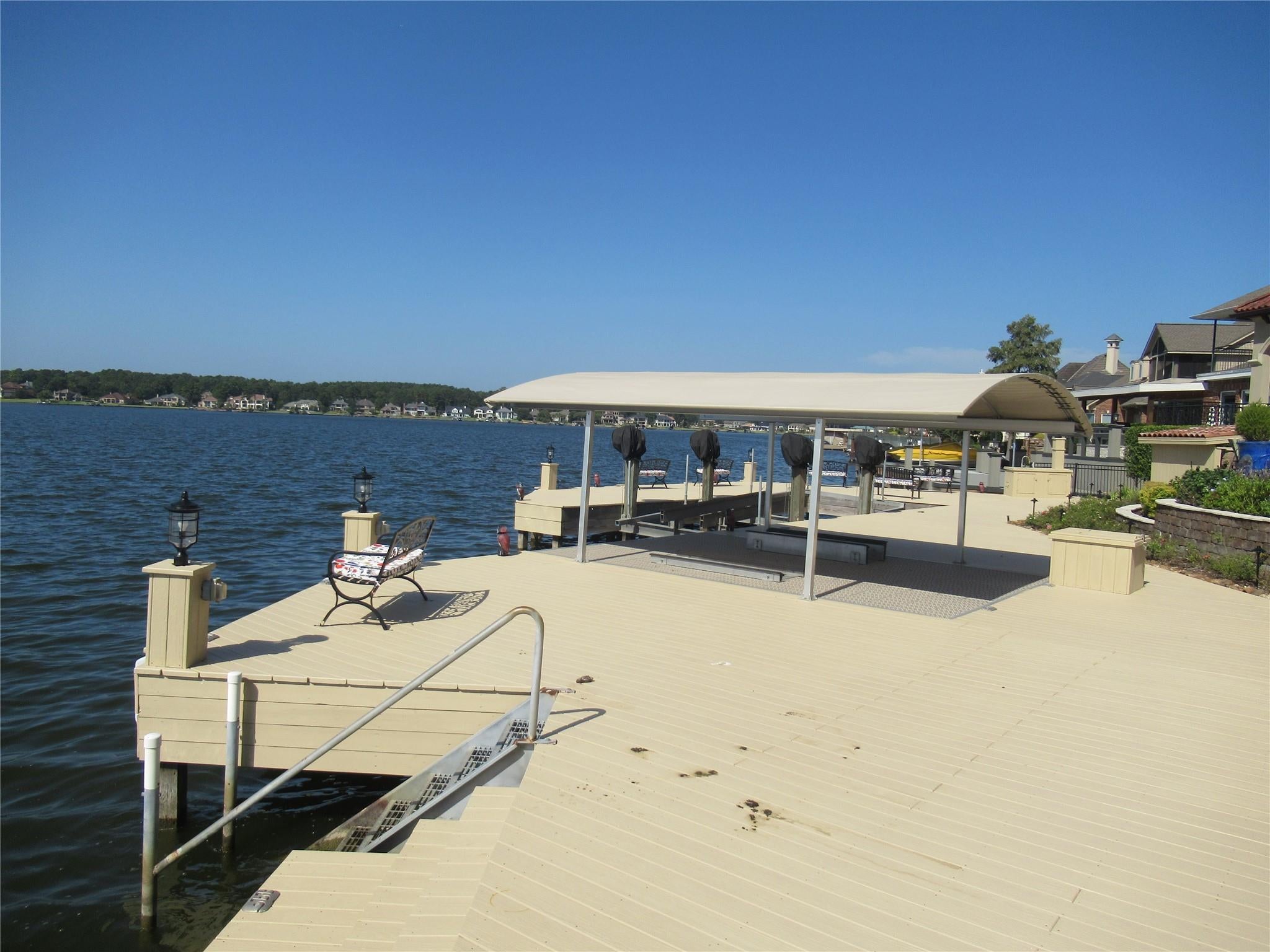116 W Shore Lane