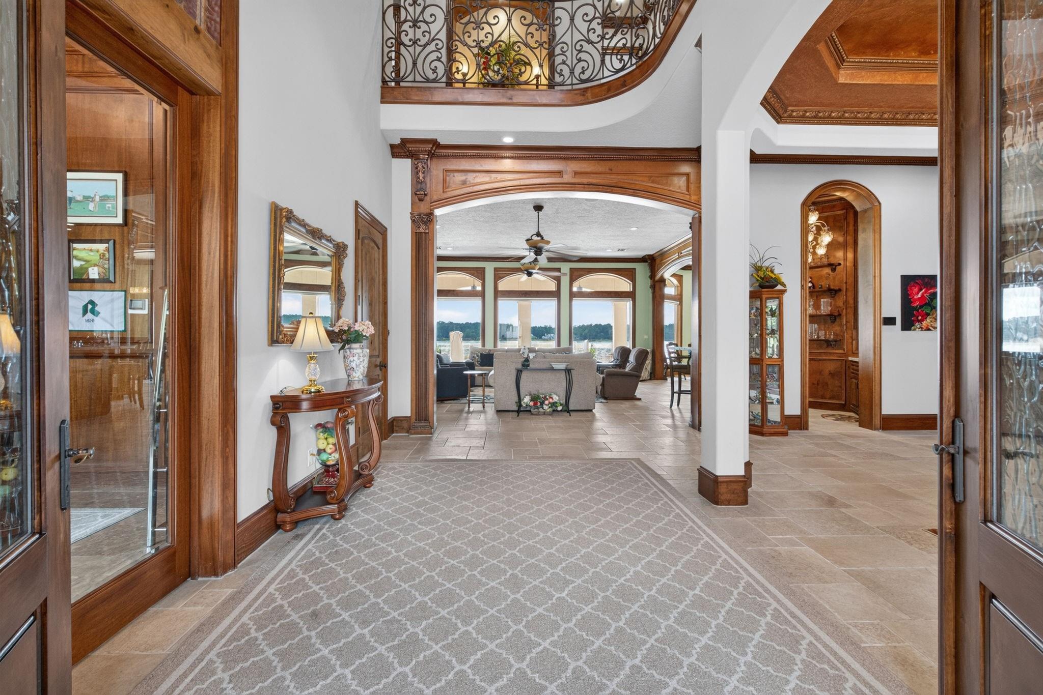 116 W Shore Lane