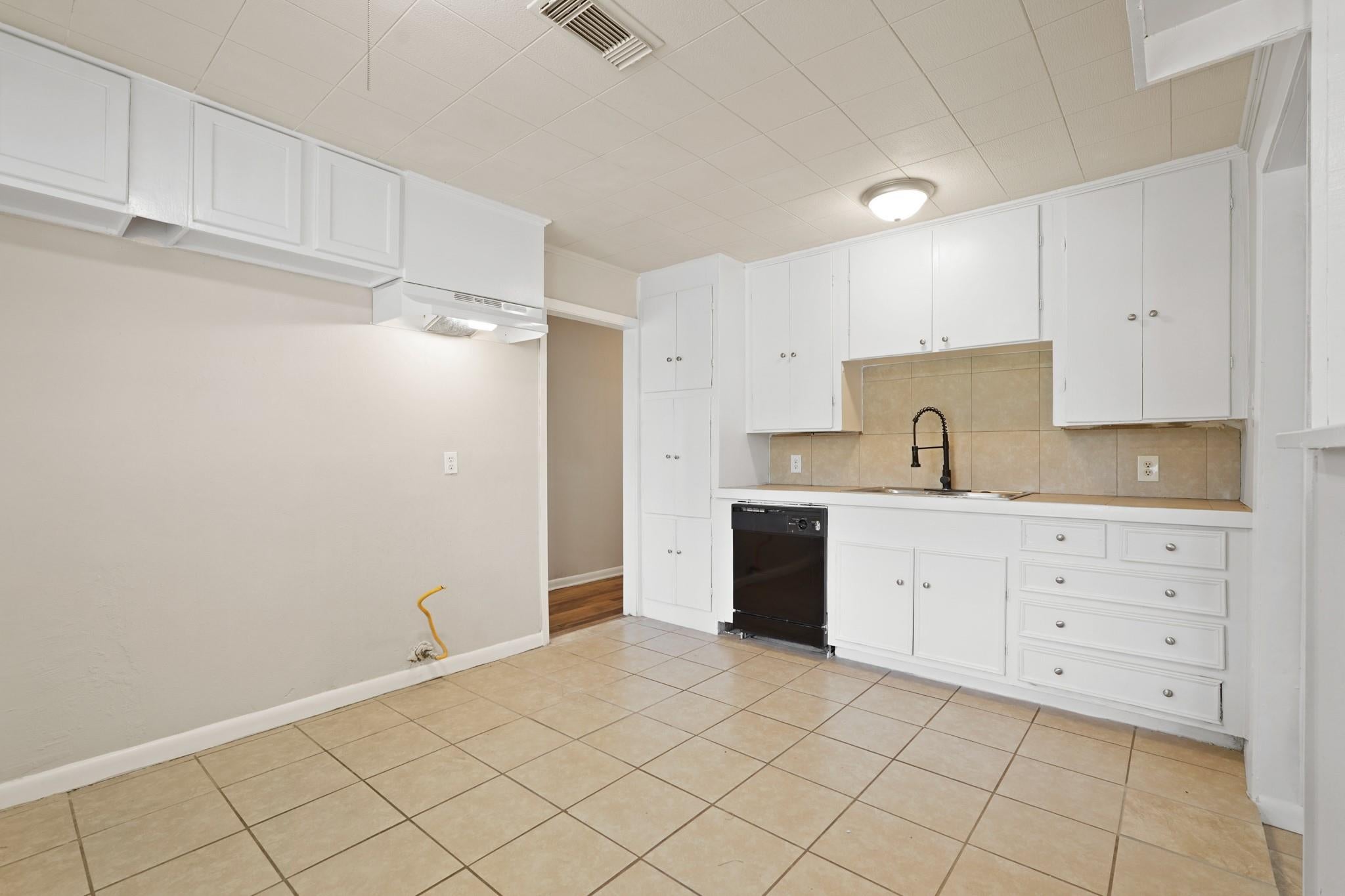 2406 Pomona Drive
