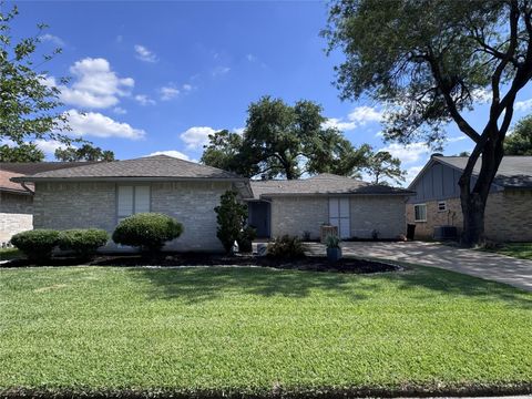 Photo of 13515 Splintered Oak Drive, Houston, TX 77065 (MLS # 89182428)