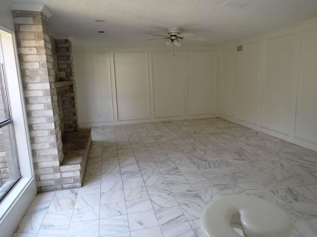 5407 Victoria Drive