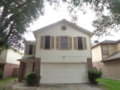 Photo of 810 Oak West Drive, Houston, TX 77073 (MLS # 23231638)