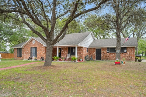 Photo of 417 S Faires St, Flatonia, TX 78941 (MLS # 33330651)