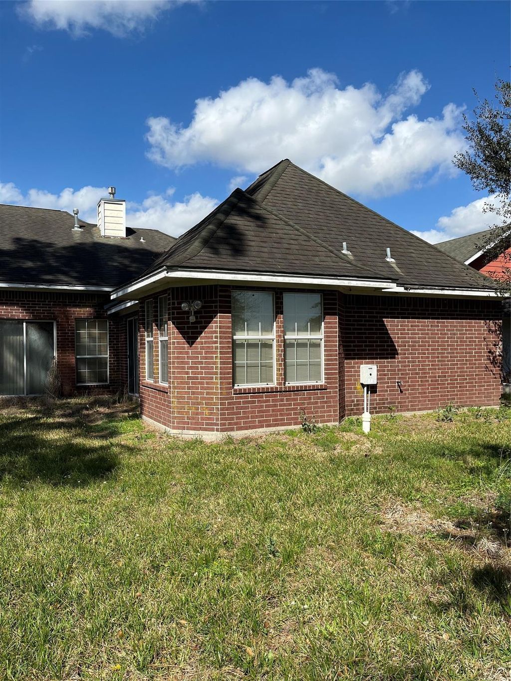 Photo of 320 Commerce Lane, Highlands, TX 77562 (MLS # 25250458)