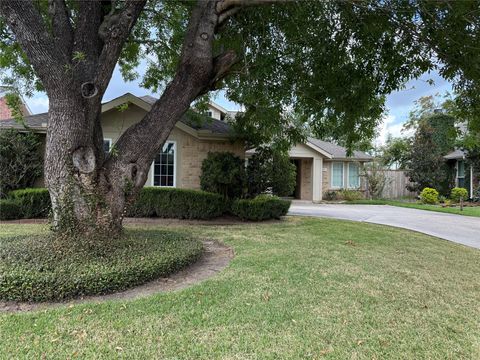 Photo of 2131 Greencove Lane, Sugar Land, TX 77479 (MLS # 52088244)