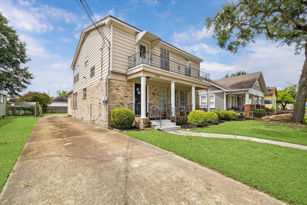Photo of 510 E Main Street, Humble, TX 77338 (MLS # 14081456)