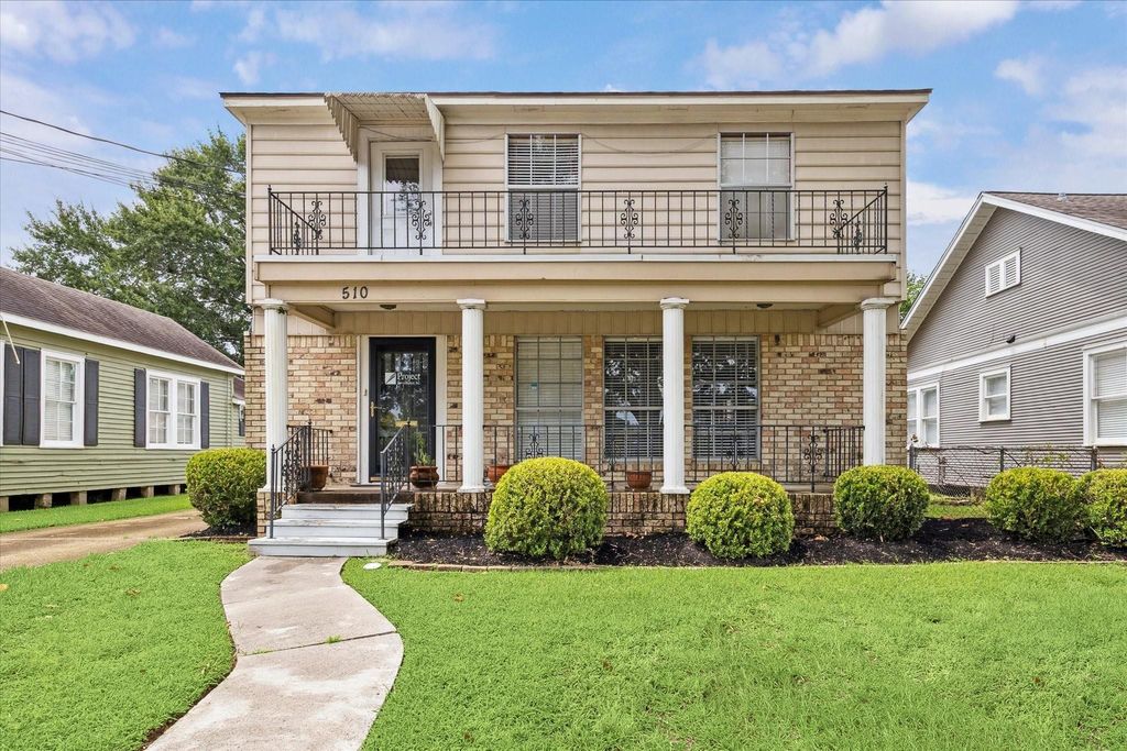 Photo of 510 E Main Street, Humble, TX 77338 (MLS # 14081456)