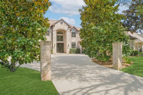 Homes For Sale - 4302 Weston Drive<br/> Fulshear, TX 77441