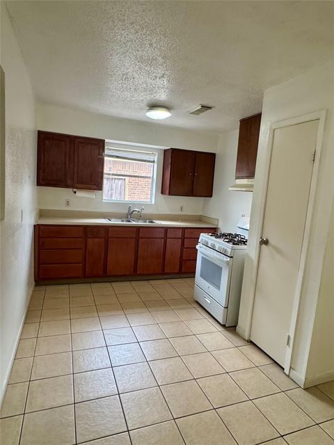 Tiny photo for 8842 Barton Street, Houston, TX 77075 (MLS # 91300431)