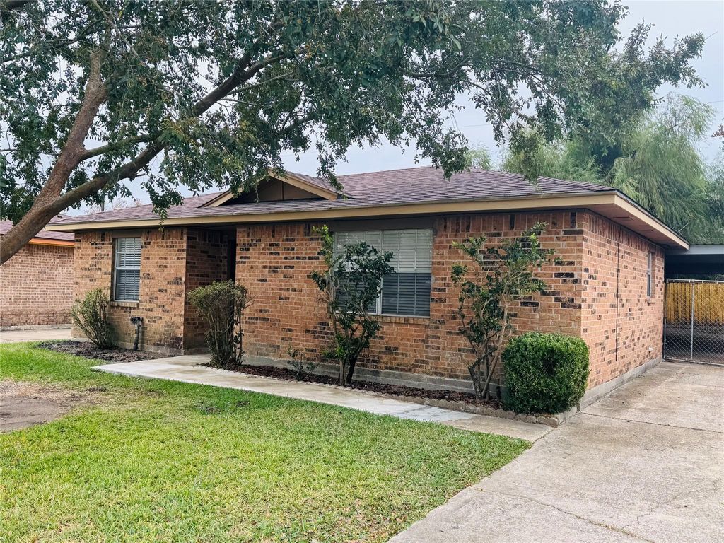 Photo of 8842 Barton Street, Houston, TX 77075 (MLS # 91300431)