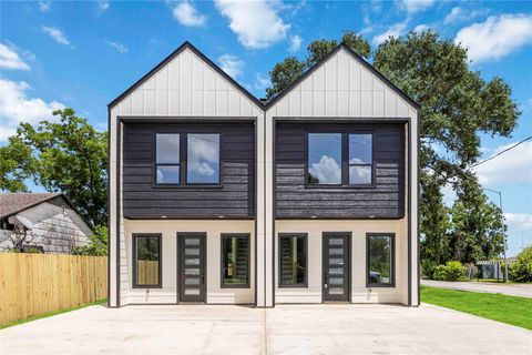 Photo of 7129 Sidney Street #A-B, Houston, TX 77021 (MLS # 83429186)