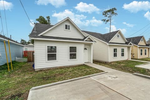 Photo of 16888 Kempwood, Montgomery, TX 77316 (MLS # 43409026)