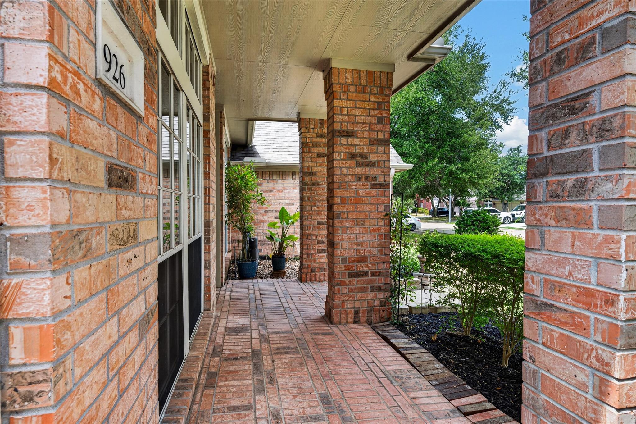 3926 Shadow Cove Drive
