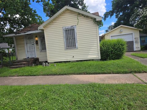 Photo of 1609 Cavalcade Street, Houston, TX 77009 (MLS # 83434529)