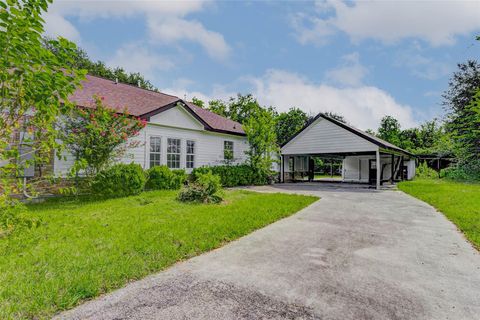 Photo of 10910 Maple Leaf Street #B, Houston, TX 77016 (MLS # 96789203)