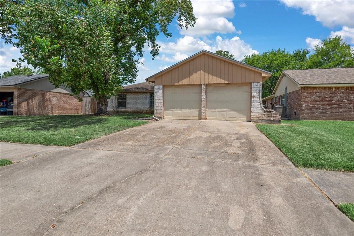 23114 Tree Bright Lane