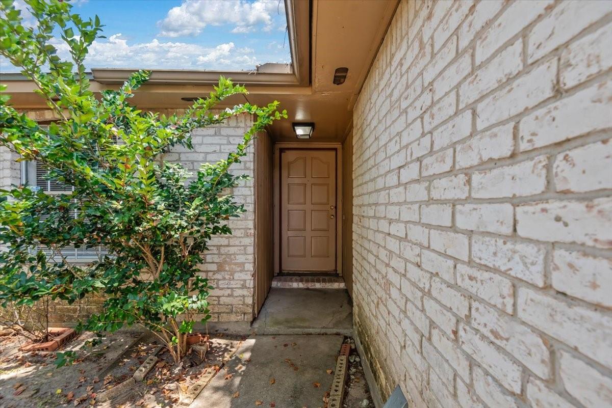 23114 Tree Bright Lane