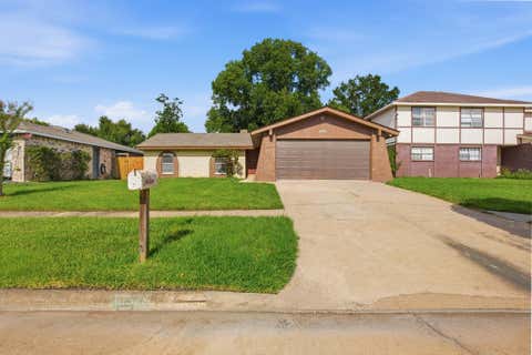 Photo of 10506 Stockman Lane, Sugar Land, TX 77498 (MLS # 2917159)