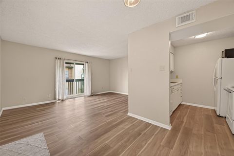 1516 Bay Area Boulevard H10 Houston TX 77058