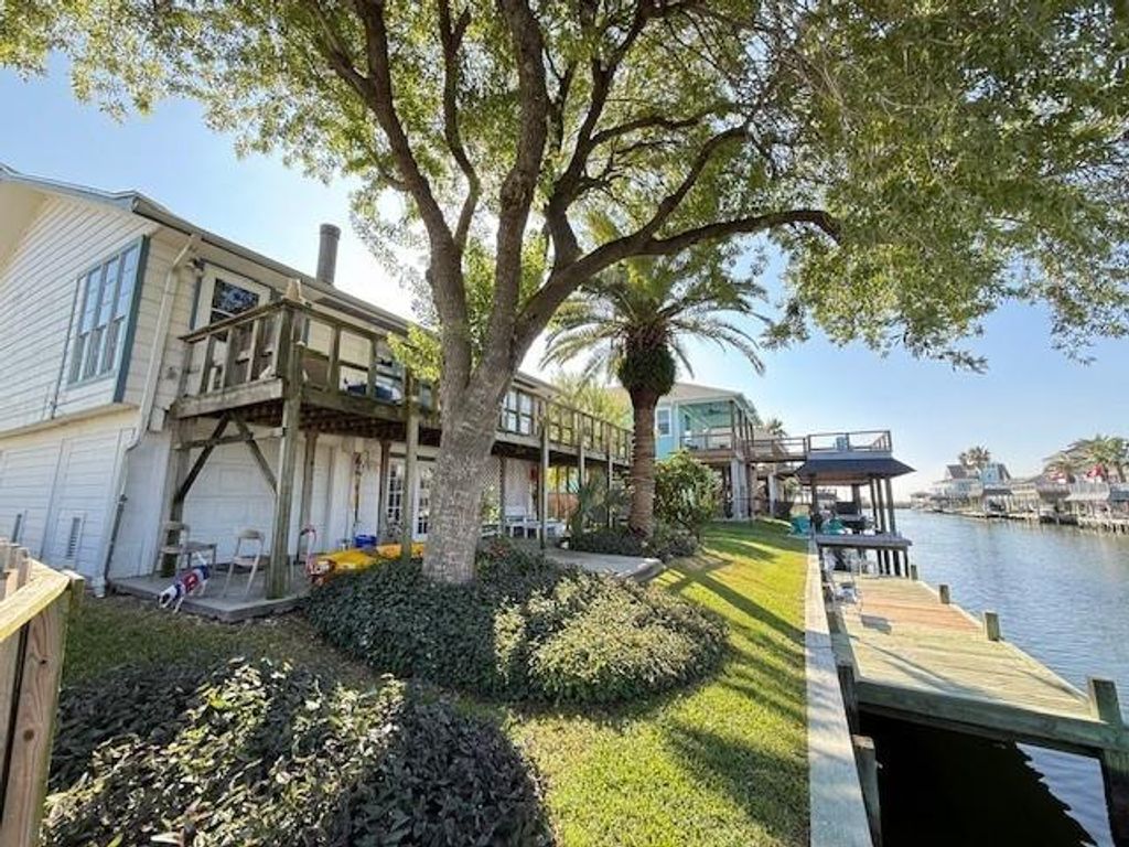 Photo of 775 Marlin Street, Bayou Vista, TX 77563 (MLS # 16468148)