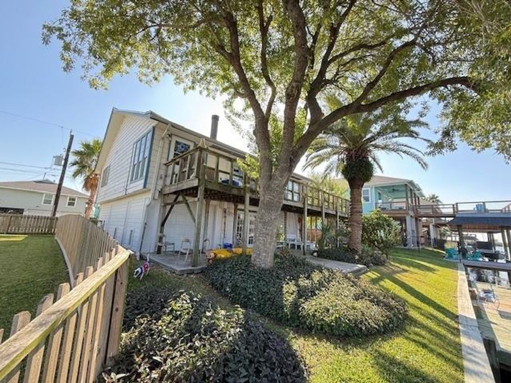 Photo of 775 Marlin Street, Bayou Vista, TX 77563 (MLS # 16468148)