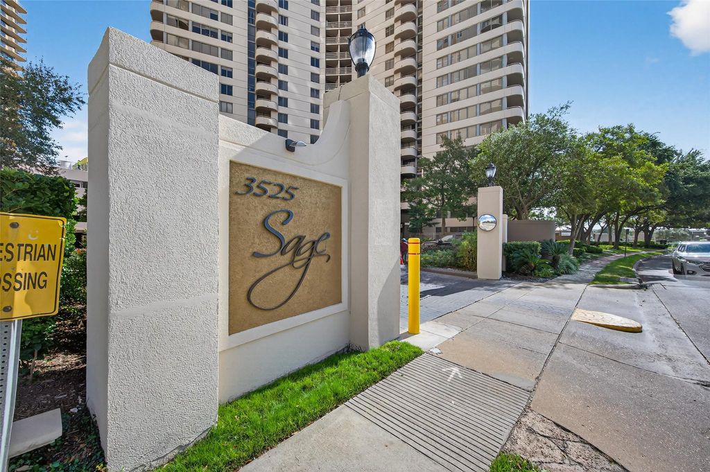 Photo of 3525 Sage Road #1402, Houston, TX 77056 (MLS # 37086947)