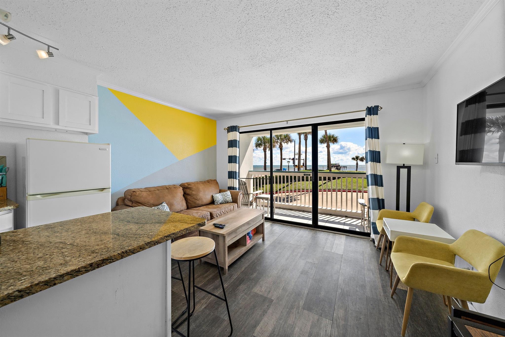 6102 Seawall Boulevard 104