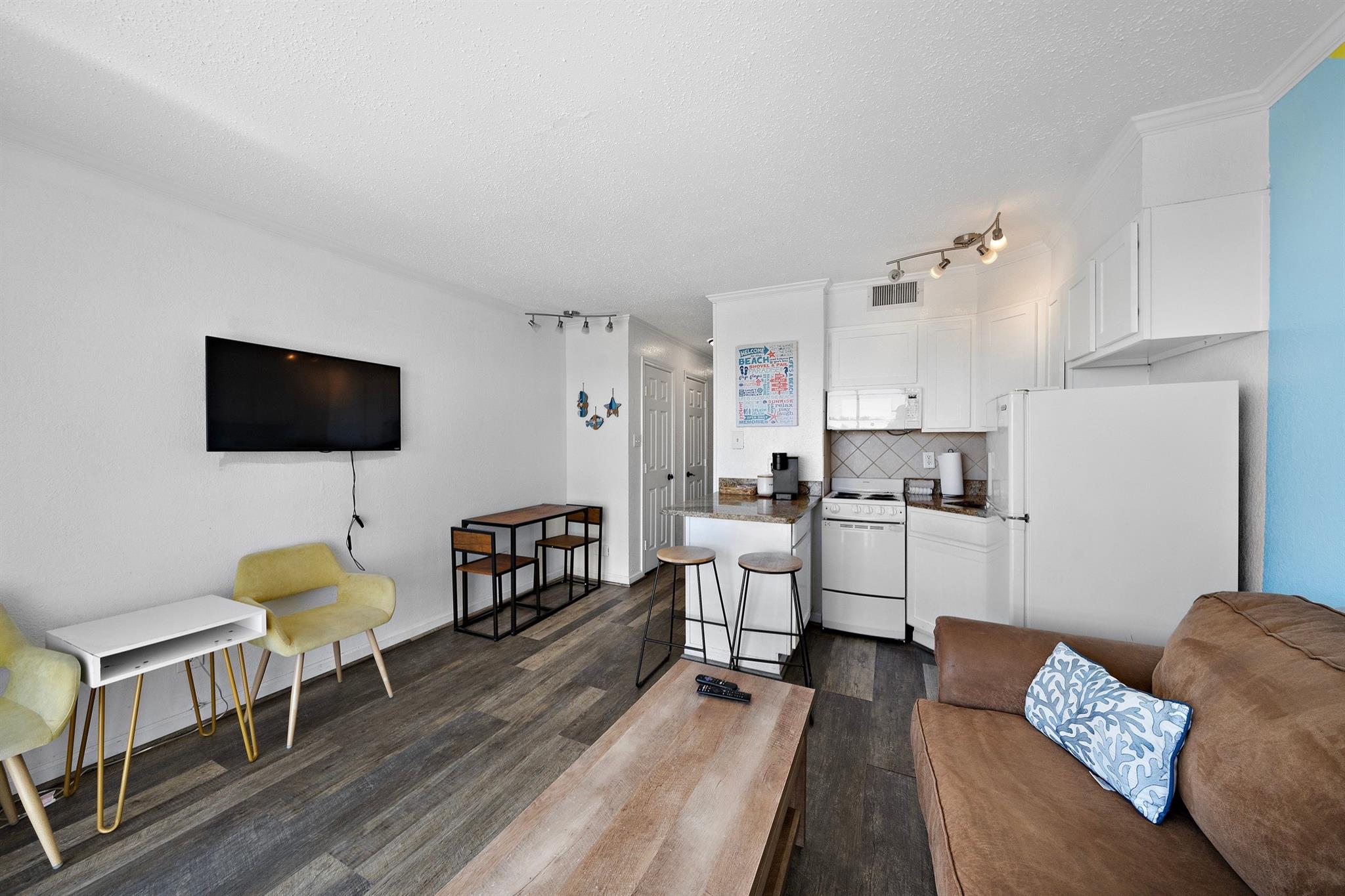 6102 Seawall Boulevard 104