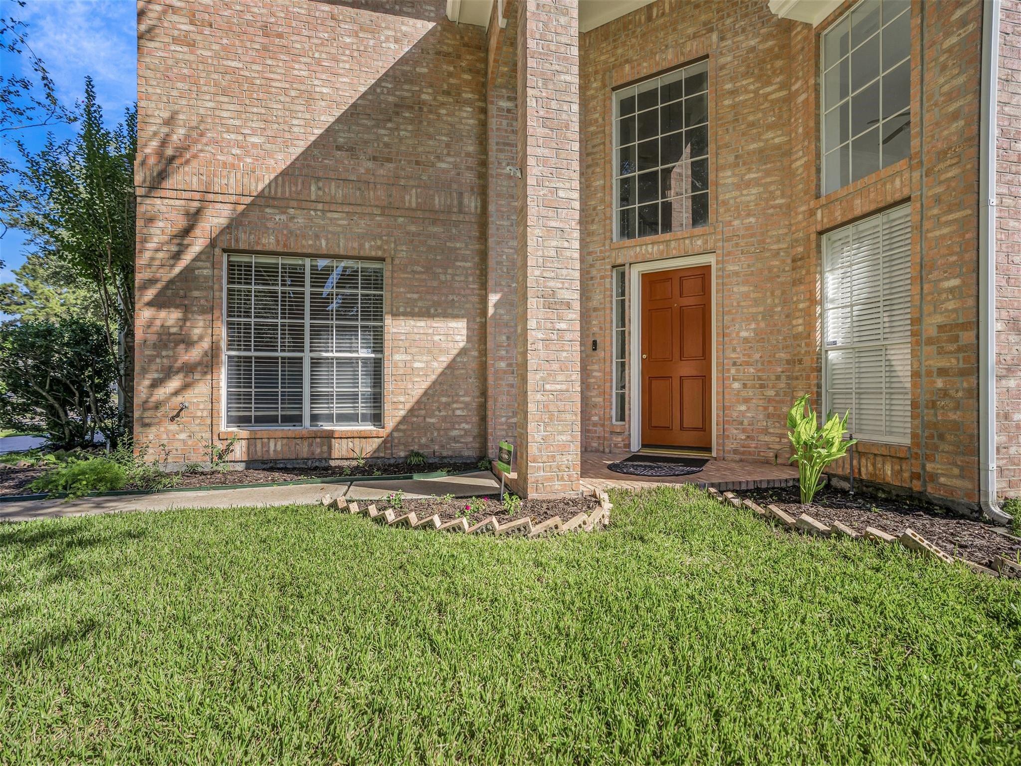 1827 Senca Springs Court