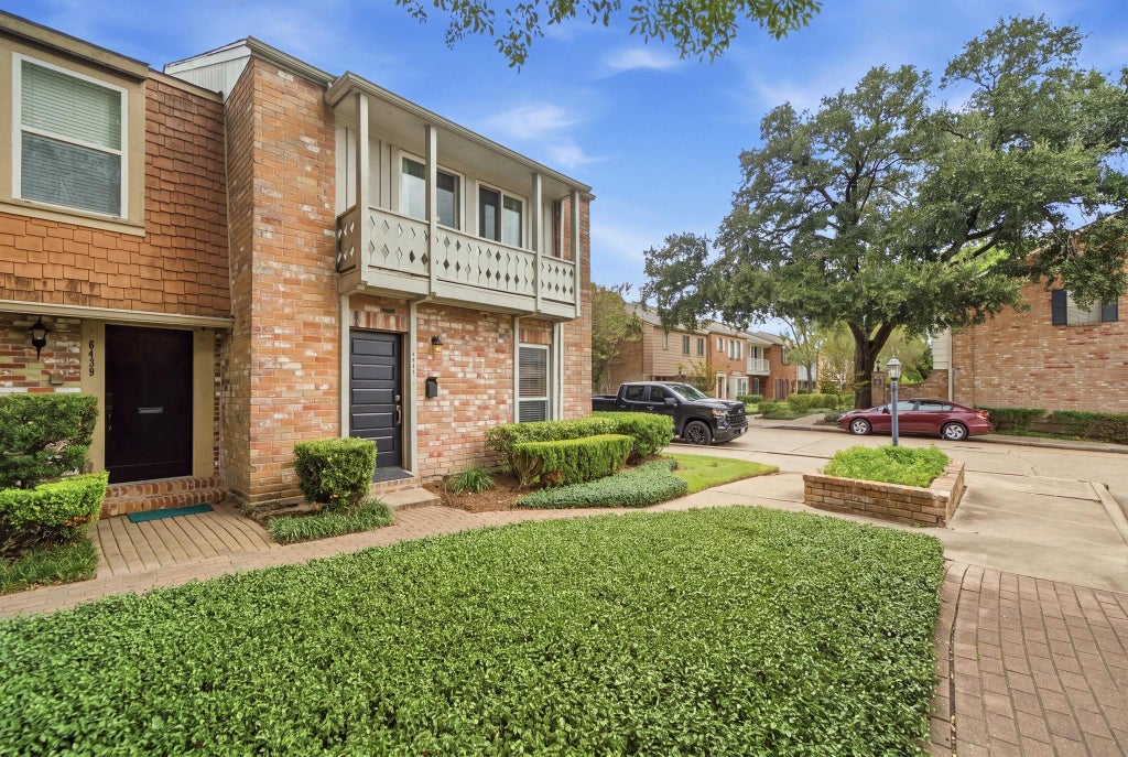 Photo of 6441 Olympia Drive #121, Houston, TX 77057 (MLS # 73544657)