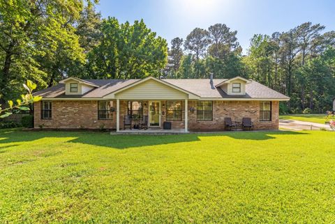 Photo of 129 Pine Valley Drive, Livingston, TX 77351 (MLS # 6040801)