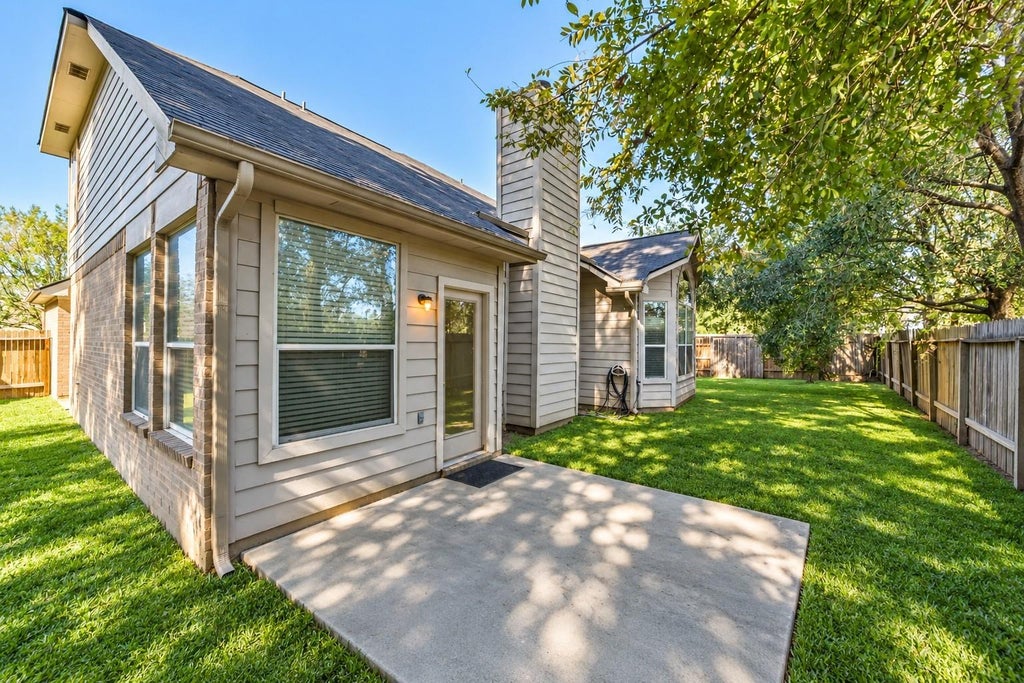 Photo of 440 Mystic Trail Loop, Kingwood, TX 77339 (MLS # 76734681)