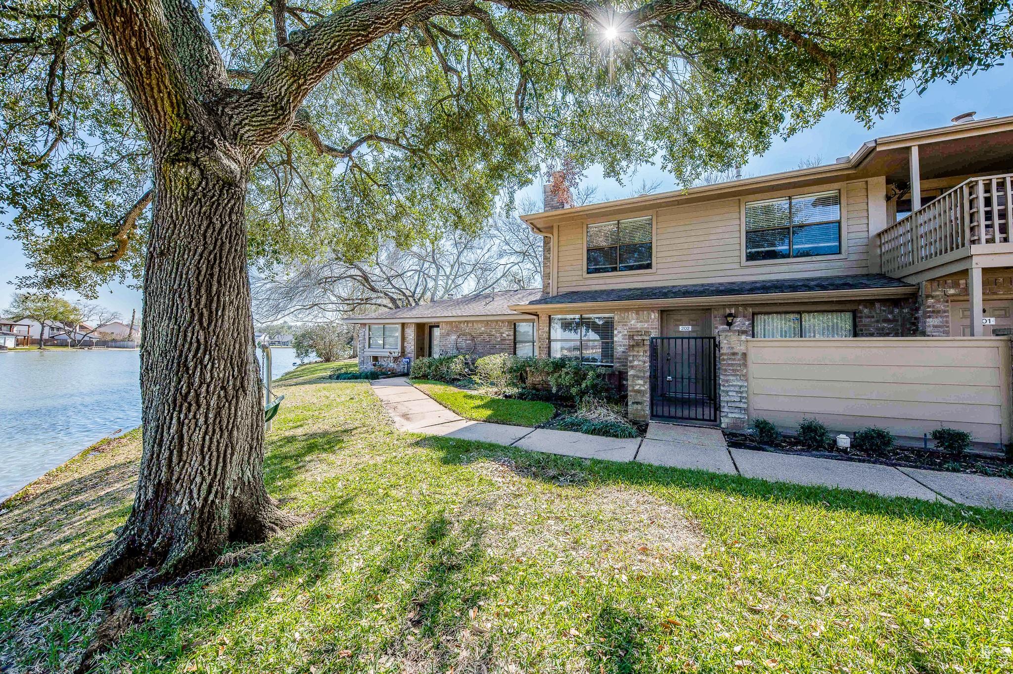 2711 Grants Lake Boulevard 202