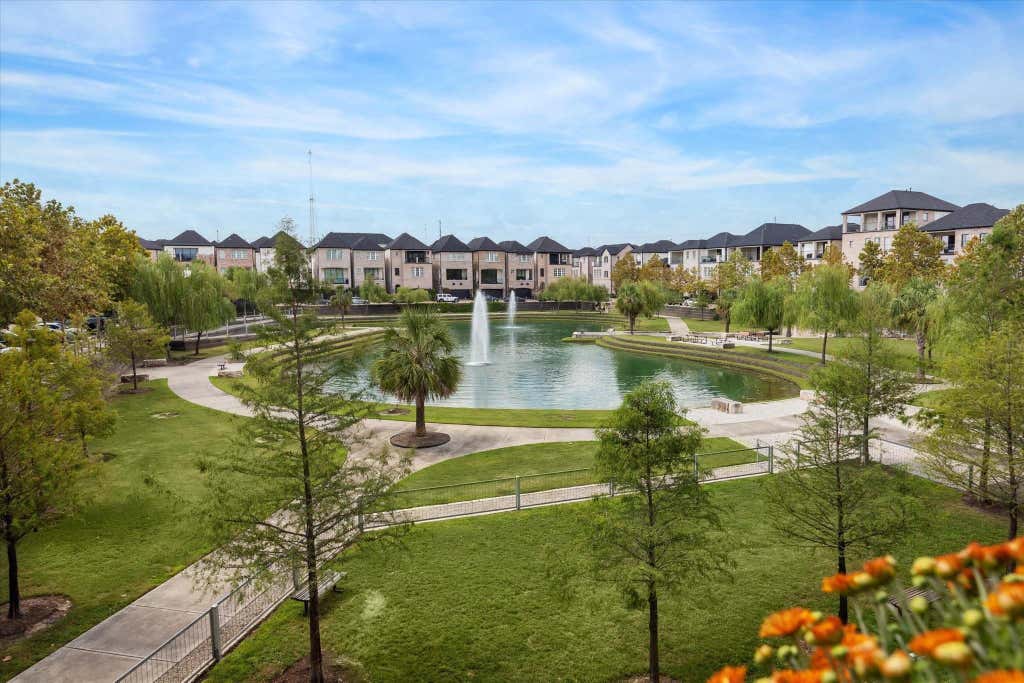 Photo of 2613 Maxroy Street, Houston, TX 77007 (MLS # 75113938)