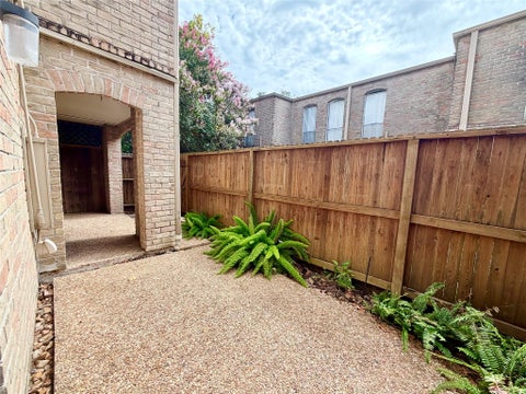 Condo For Sale - 4639 Wild Indigo Street #463<br/> Houston, TX 77027