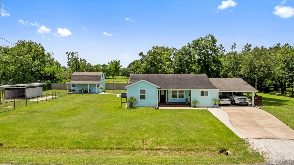 Photo of 5709 David Street, Dickinson, TX 77539 (MLS # 22195305)