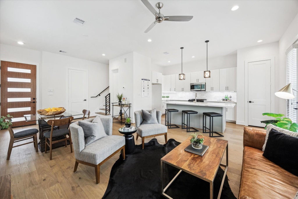 Photo of 1826 W Tidwell Road Rd, Houston, TX 77091 (MLS # 29552511)