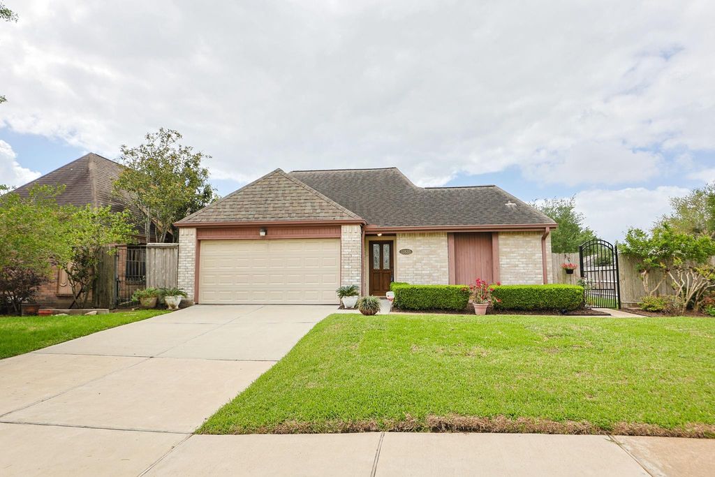 Photo of 11835 Brook Meadows Lane, Meadows Place, TX 77477 (MLS # 75888362)