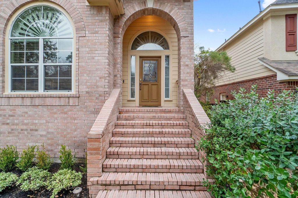 Photo of 14 Redland Place, The Woodlands, TX 77382 (MLS # 16628090)