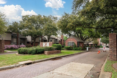 Photo of 7447 Cambridge ST #8, Houston, TX 77054 (MLS # 38786486)