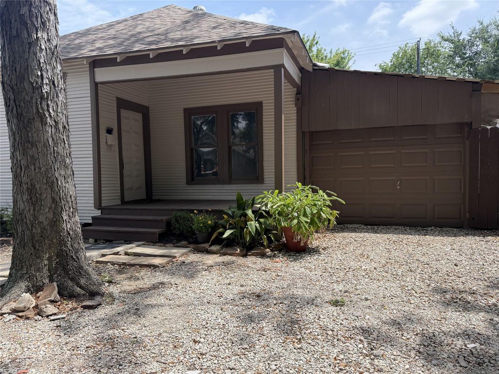 Photo of 1418 Yale Street, Houston, TX 77008 (MLS # 52563894)