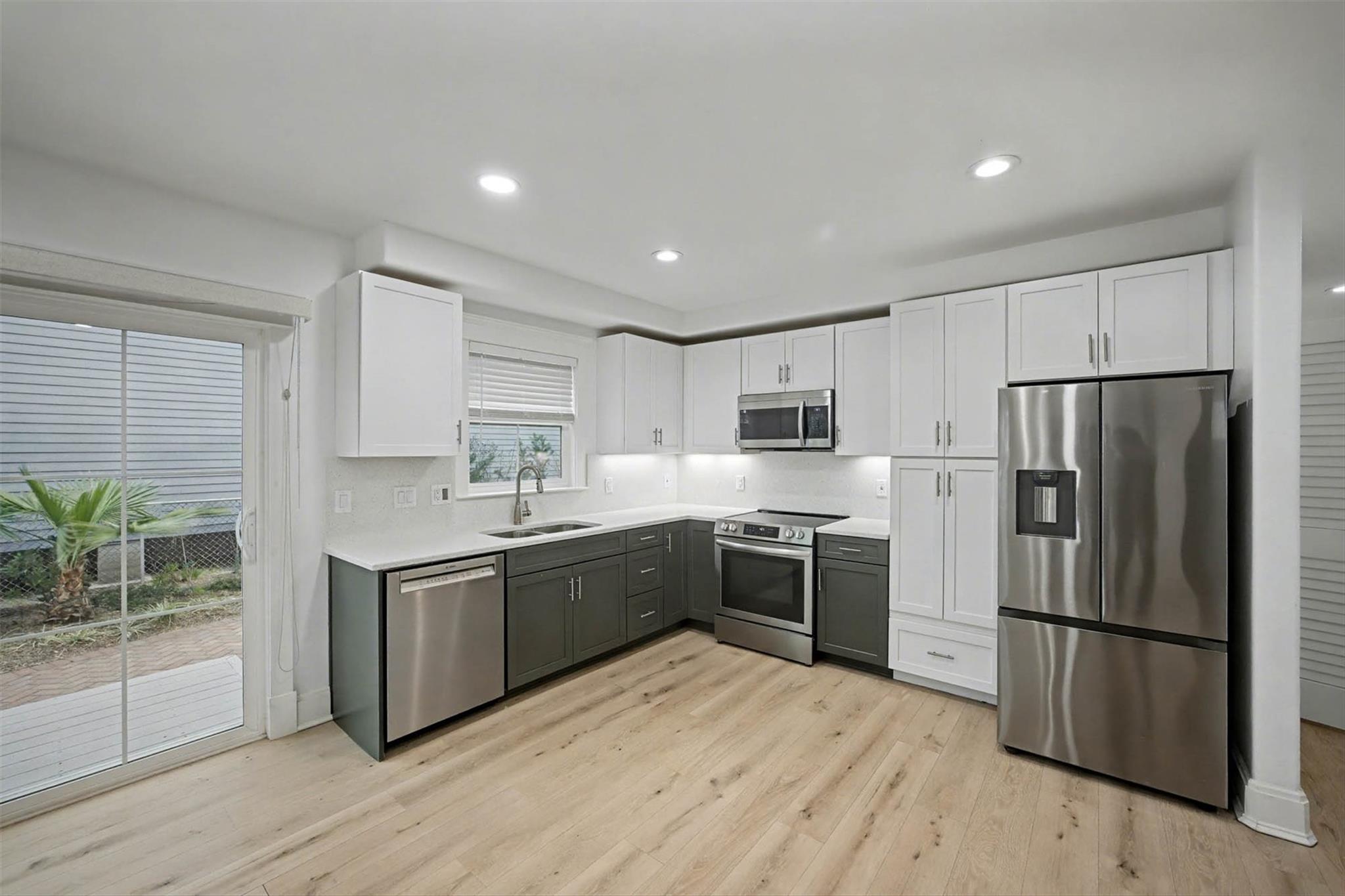 2817 Avenue Q A