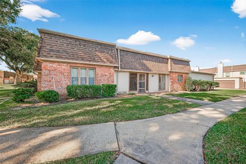 Photo of 2819 Camelot Lane, Missouri City, TX 77459 (MLS # 85133139)
