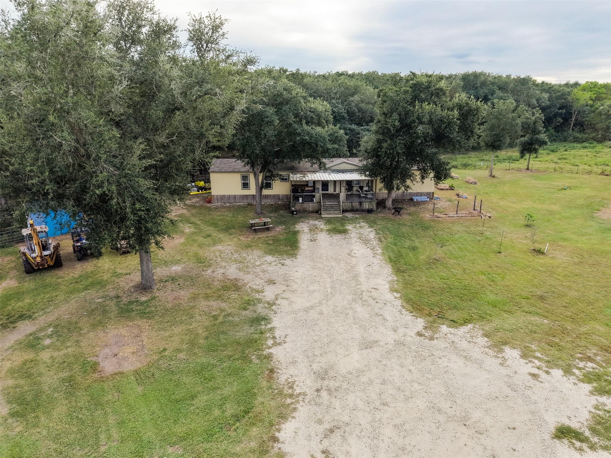 753 Gilmore County Road 224 Road